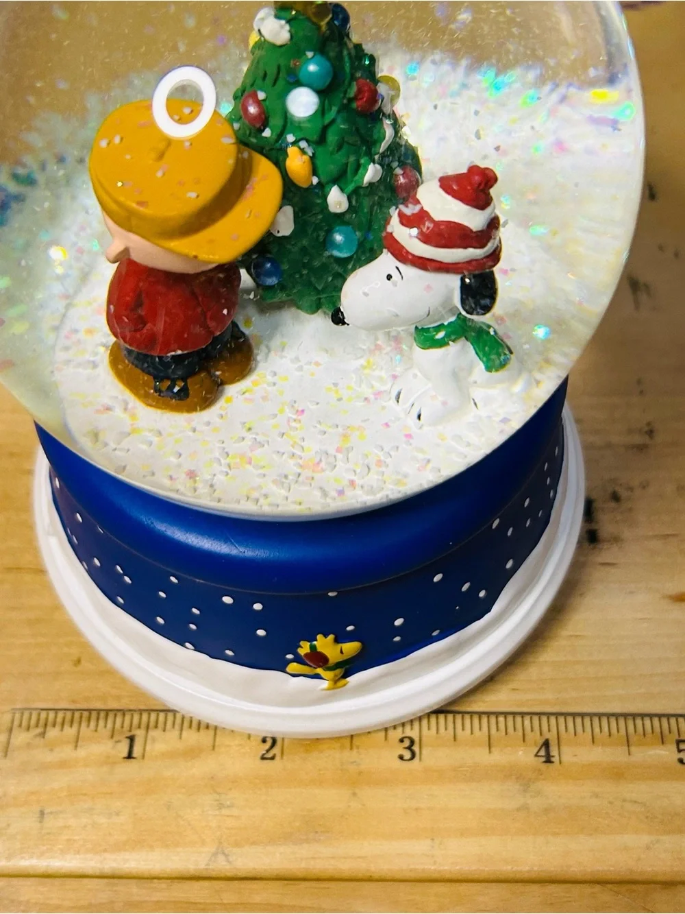 Hallmark Peanuts Snoopy Christmas 50th Anniversary Musical Snow Globe K Bricker